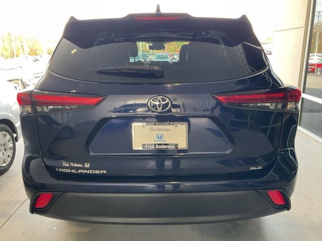 used 2022 Toyota Highlander car, priced at $33,385