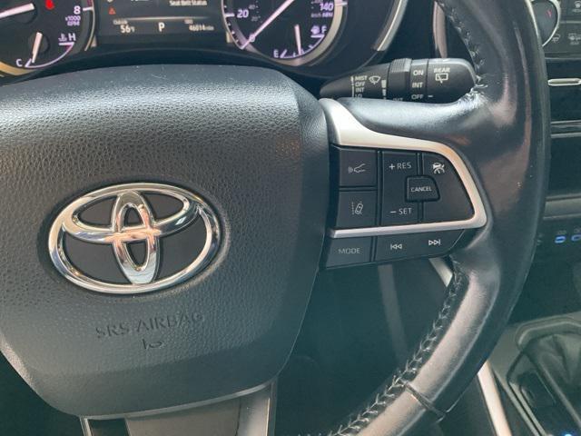 used 2022 Toyota Highlander car, priced at $33,385