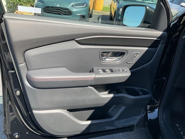 new 2025 Honda Pilot car, priced at $53,990