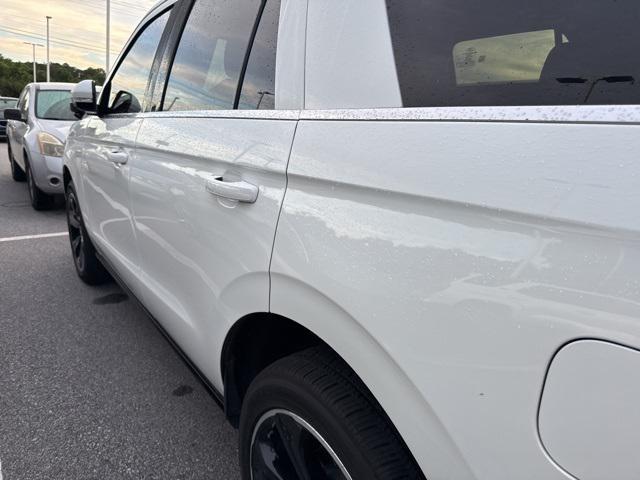 used 2024 Ford Expedition car, priced at $59,526