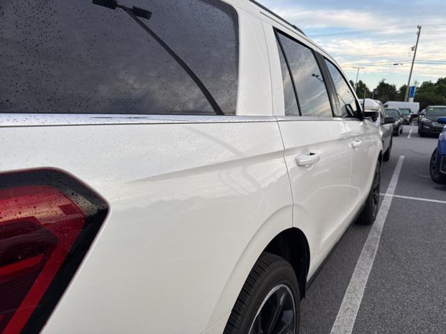 used 2024 Ford Expedition car, priced at $59,526
