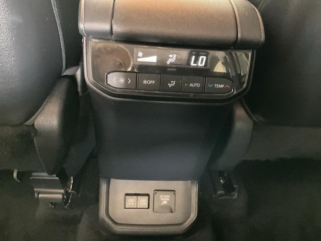 used 2021 Toyota Highlander Hybrid car, priced at $33,002