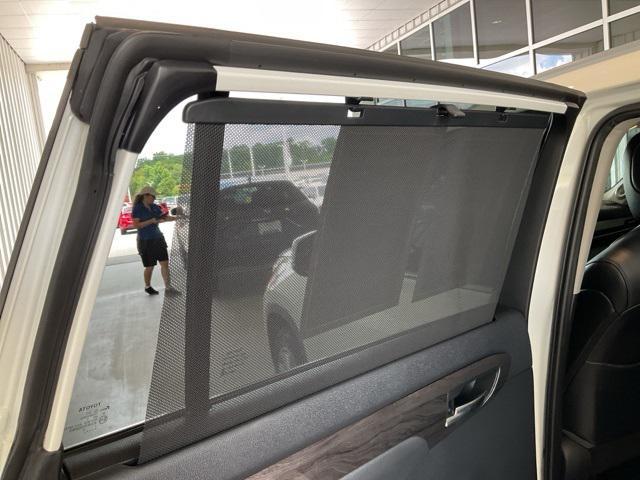 used 2021 Toyota Highlander Hybrid car, priced at $33,002