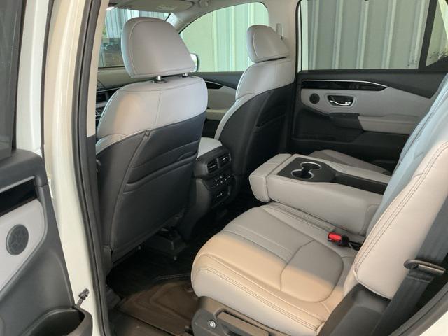 new 2025 Honda Pilot car, priced at $44,811