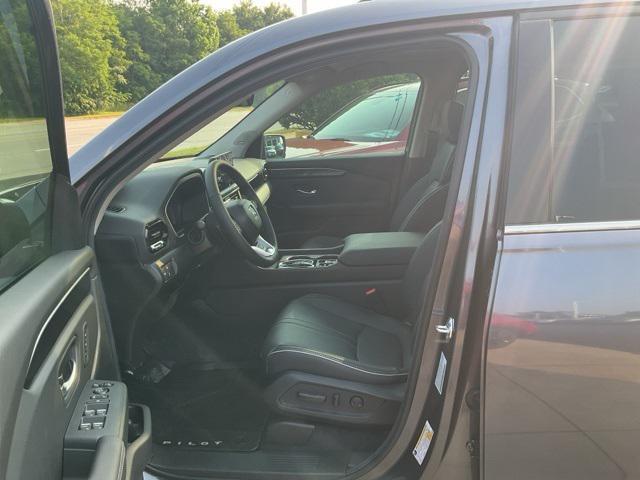 new 2025 Honda Pilot car, priced at $50,178