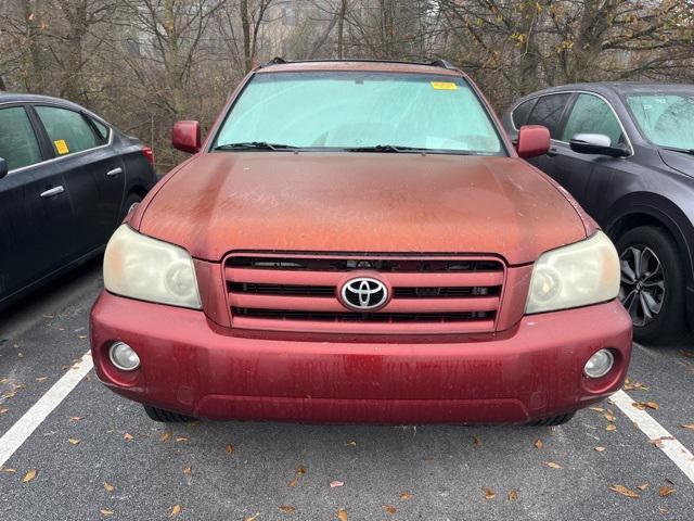 used 2005 Toyota Highlander car, priced at $5,995