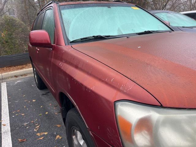 used 2005 Toyota Highlander car, priced at $5,995