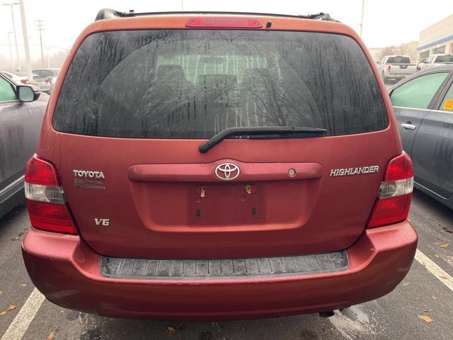 used 2005 Toyota Highlander car, priced at $5,995