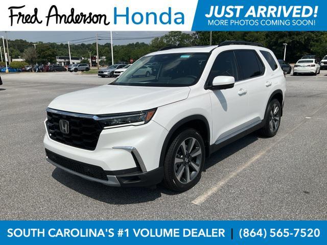new 2025 Honda Pilot car, priced at $54,985
