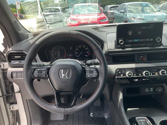 new 2025 Honda Pilot car, priced at $42,305