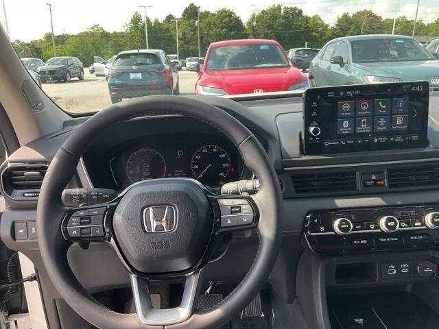 new 2025 Honda Pilot car, priced at $47,834
