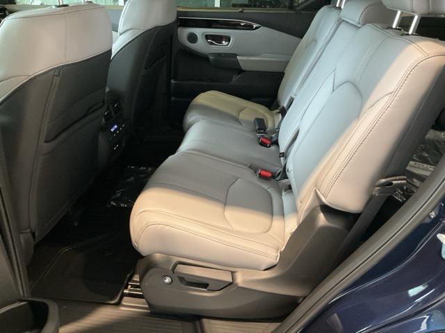 new 2025 Honda Pilot car, priced at $44,995