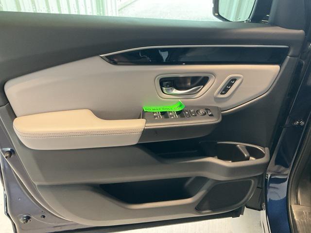 new 2025 Honda Pilot car, priced at $44,995