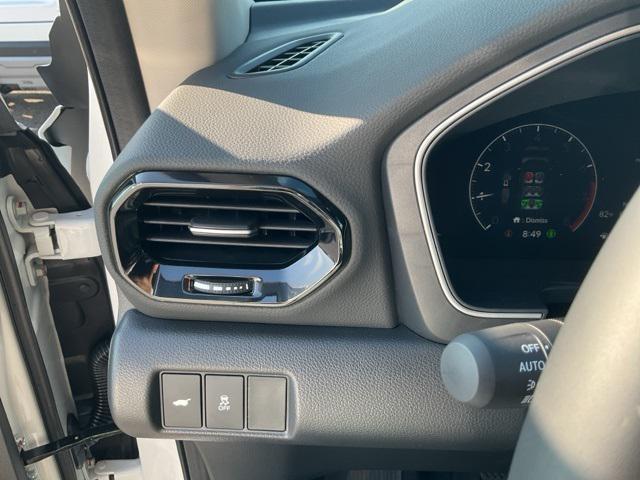 new 2025 Honda Pilot car, priced at $45,405
