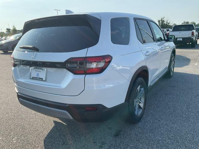 new 2025 Honda Pilot car, priced at $45,405