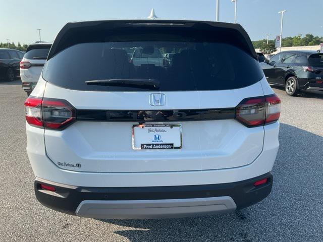 new 2025 Honda Pilot car, priced at $45,405