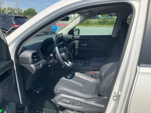 new 2025 Honda Pilot car, priced at $44,766