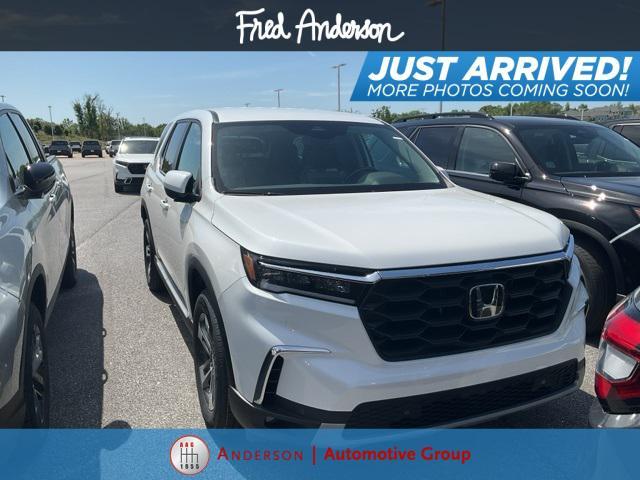 new 2025 Honda Pilot car, priced at $47,505