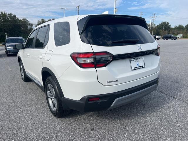 new 2025 Honda Pilot car, priced at $45,350