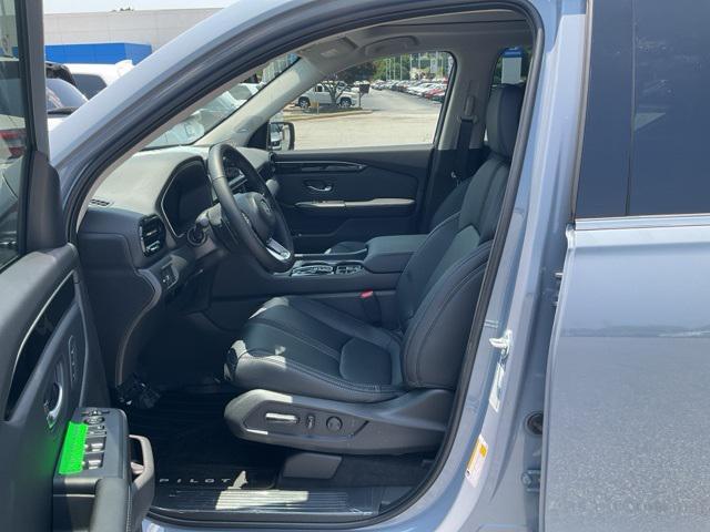 new 2025 Honda Pilot car, priced at $52,235