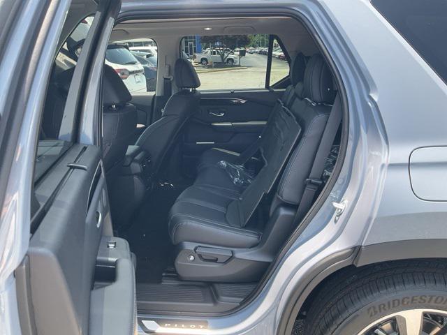 new 2025 Honda Pilot car, priced at $52,235