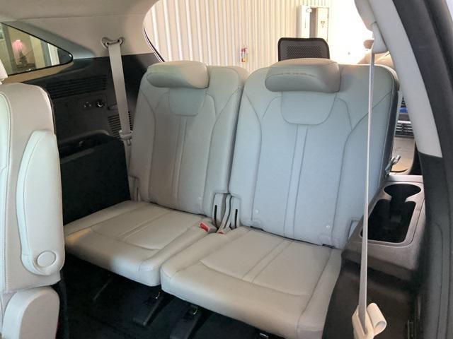 used 2023 Kia Sorento car, priced at $30,307