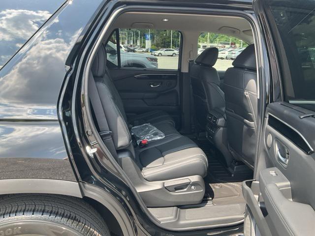 new 2025 Honda Pilot car, priced at $42,369