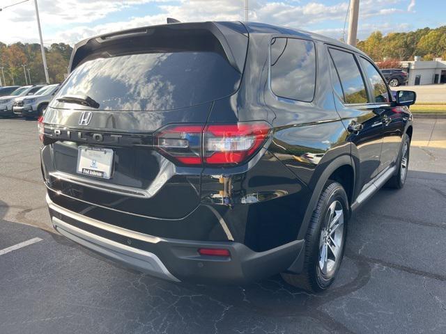 new 2025 Honda Pilot car, priced at $43,818