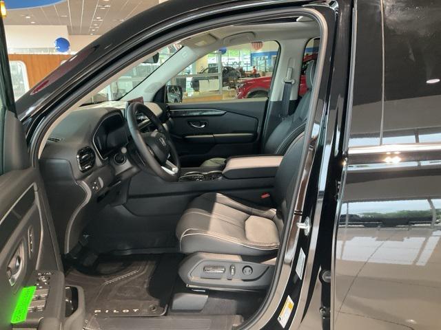 new 2025 Honda Pilot car, priced at $53,530