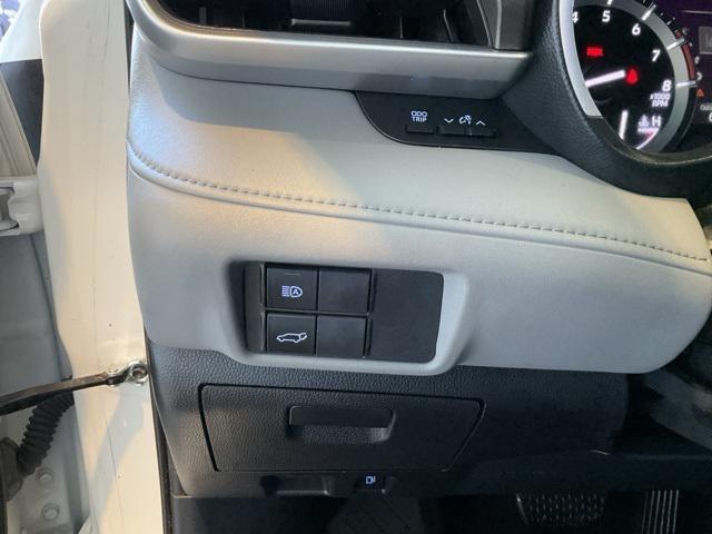 used 2021 Toyota Highlander car, priced at $29,924