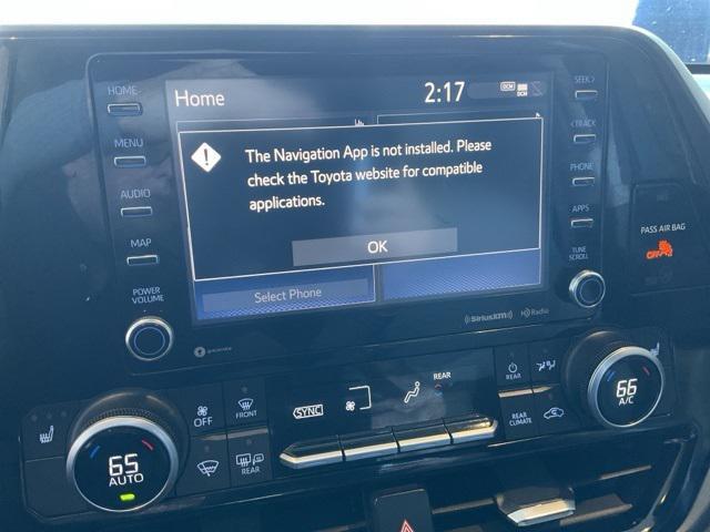 used 2021 Toyota Highlander car, priced at $29,924