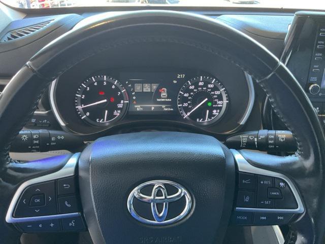 used 2021 Toyota Highlander car, priced at $29,924