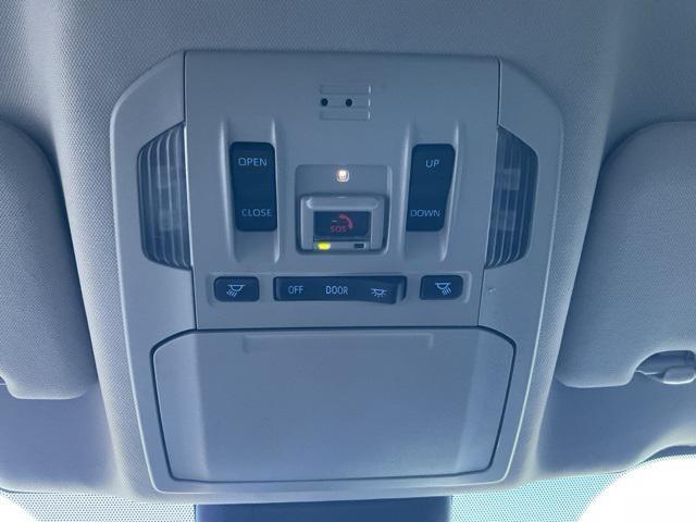 used 2021 Toyota Highlander car, priced at $29,924