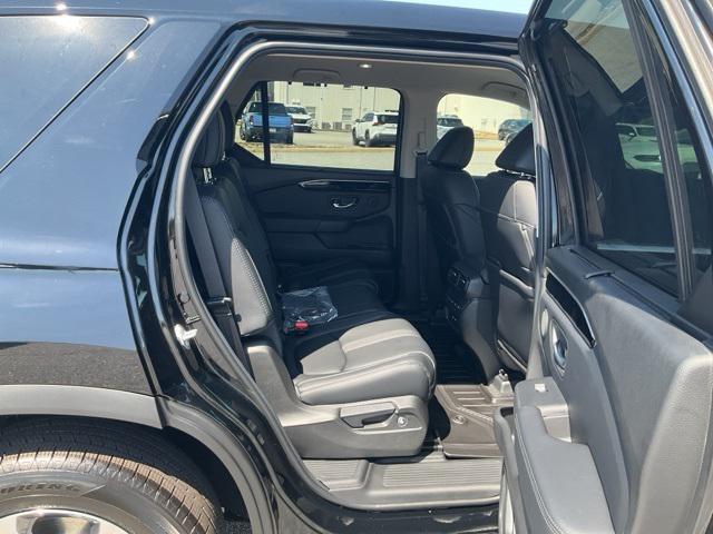 new 2025 Honda Pilot car, priced at $44,339