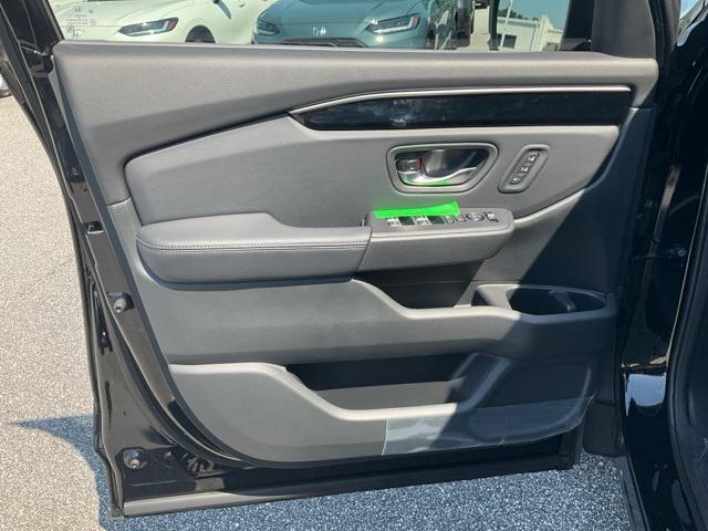 new 2025 Honda Pilot car, priced at $44,339