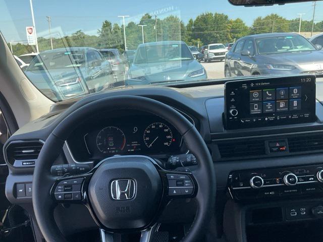 new 2025 Honda Pilot car, priced at $44,339