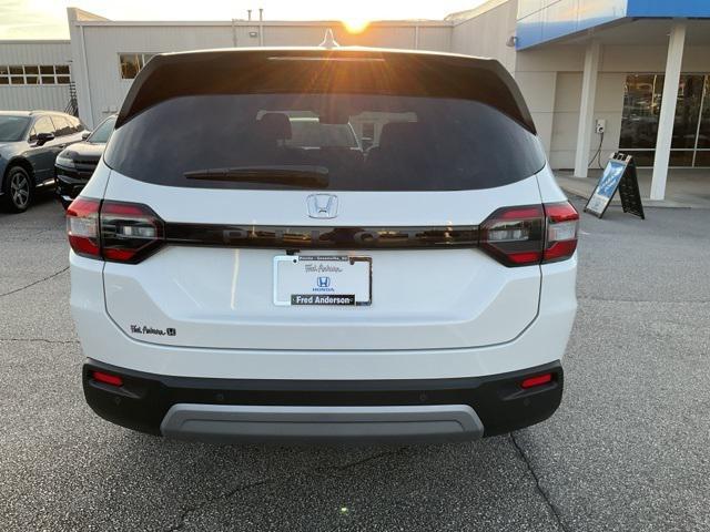 new 2025 Honda Pilot car, priced at $43,940