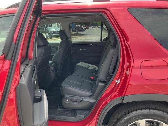 new 2025 Honda Pilot car, priced at $46,834