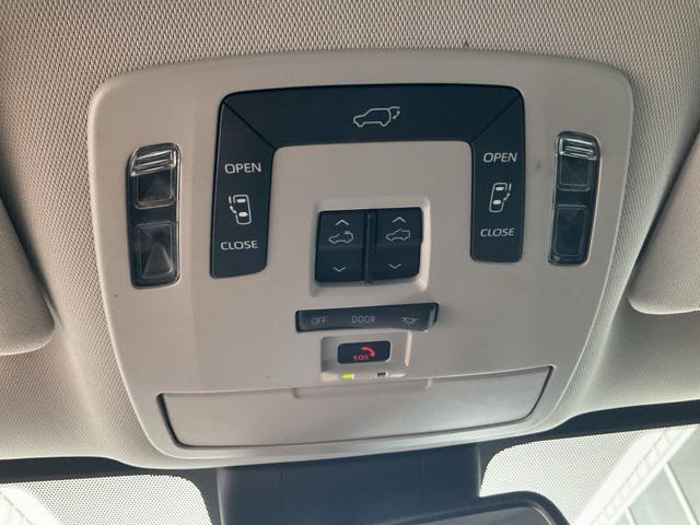 used 2023 Toyota Sienna car, priced at $38,817