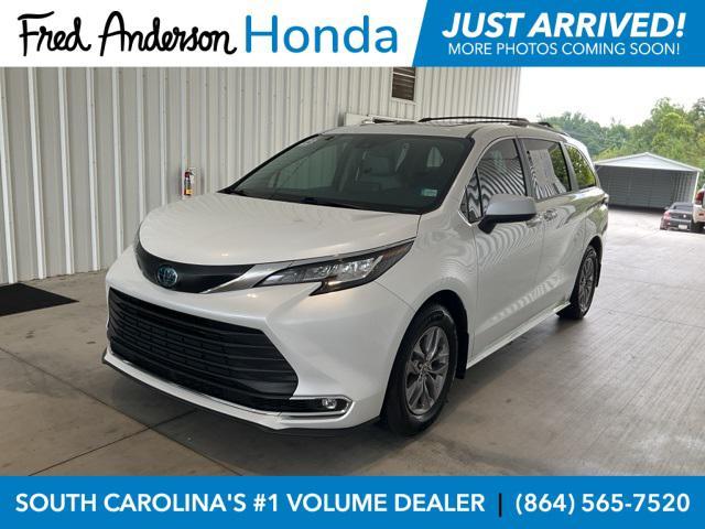 used 2023 Toyota Sienna car, priced at $38,817