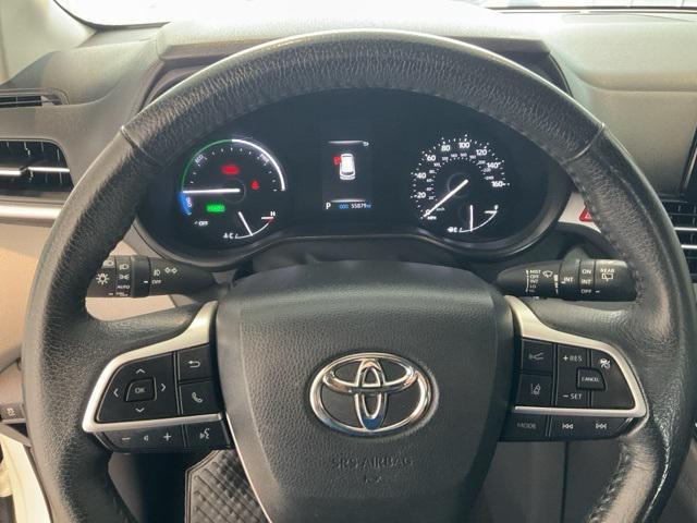 used 2023 Toyota Sienna car, priced at $38,817