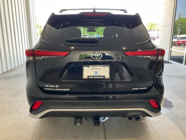 used 2022 Toyota Highlander car, priced at $35,908