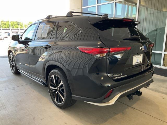 used 2022 Toyota Highlander car, priced at $35,908