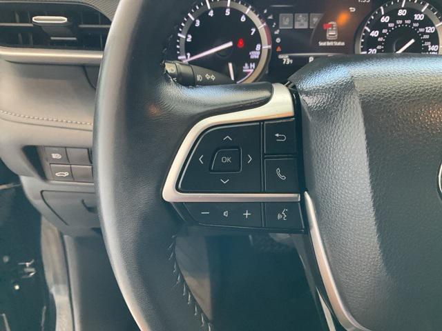 used 2022 Toyota Highlander car, priced at $35,908