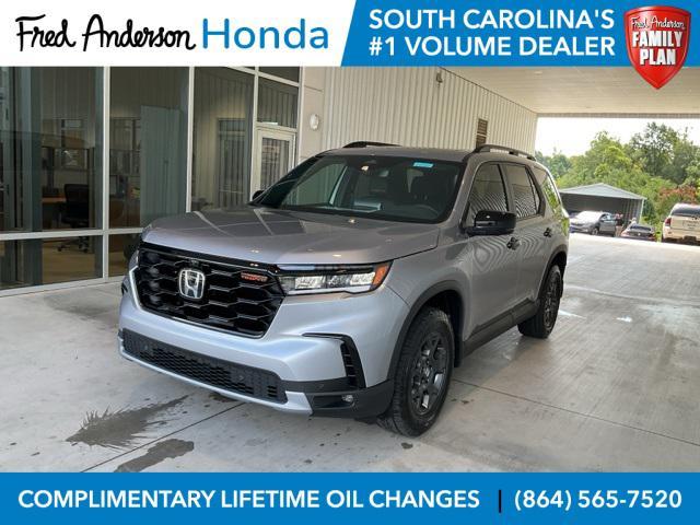 new 2025 Honda Pilot car, priced at $48,902