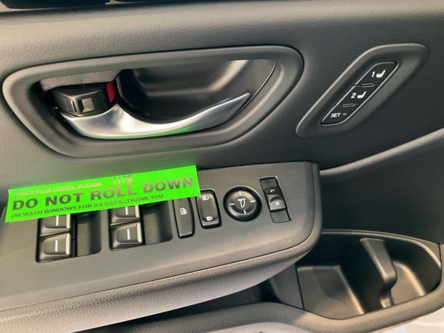 new 2025 Honda Pilot car, priced at $44,879