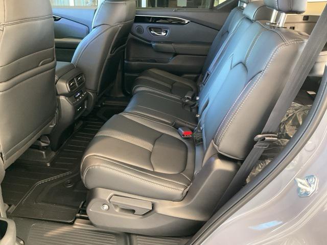 new 2025 Honda Pilot car, priced at $44,879