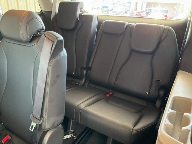 used 2024 Kia Carnival car, priced at $35,300