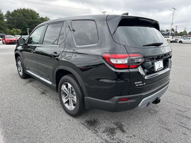 new 2025 Honda Pilot car, priced at $45,645