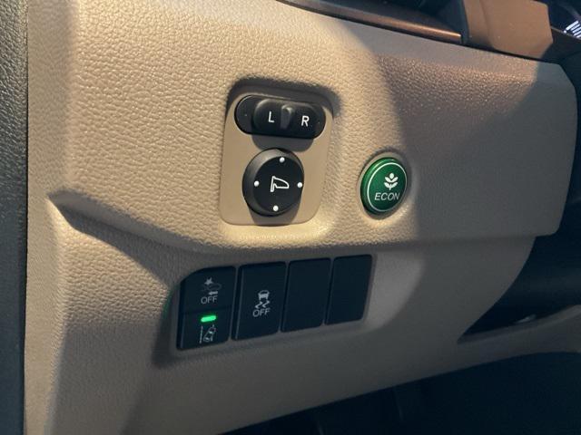 used 2022 Honda Pilot car, priced at $30,201